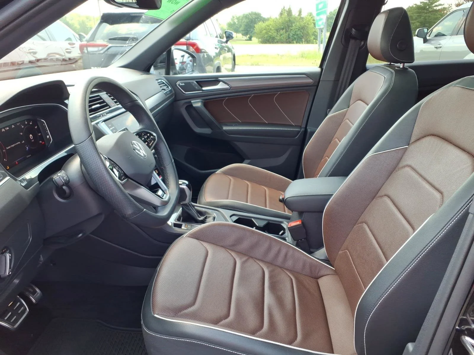 Used 2024 Deep Black Pearl Volkswagen SEL R-Line image 26