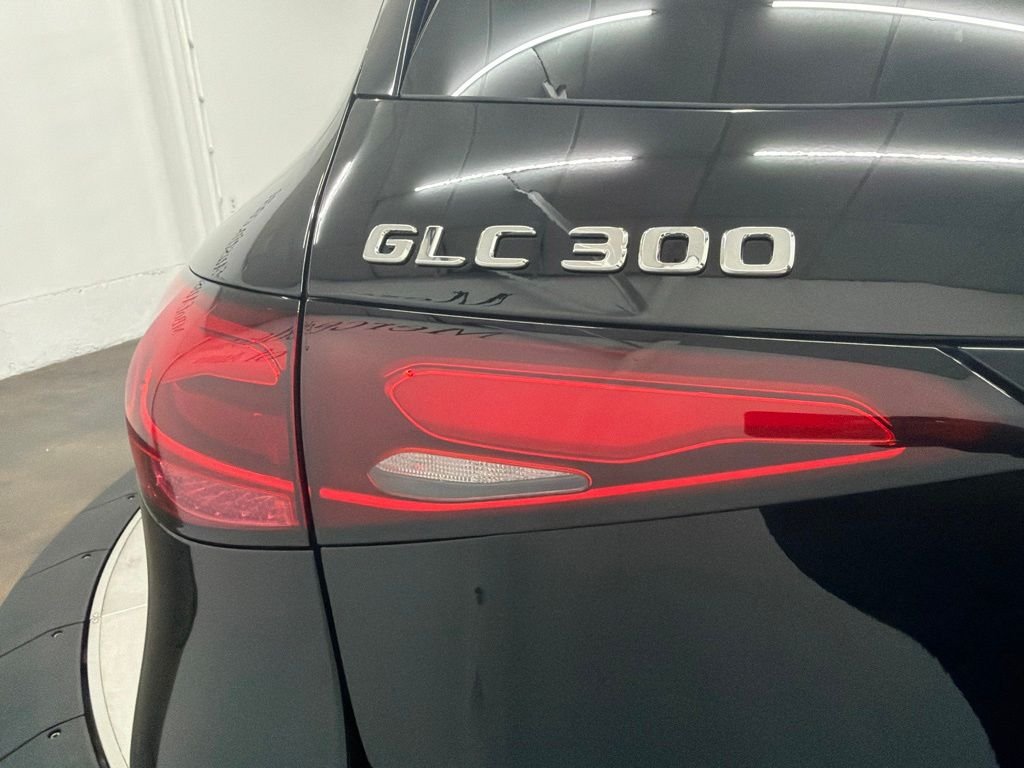 New 2026 Black Mercedes-Benz GLC 300 image 11
