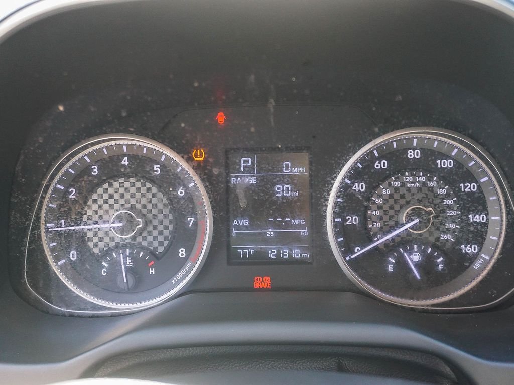 Used 2019 Black Hyundai SE image 21