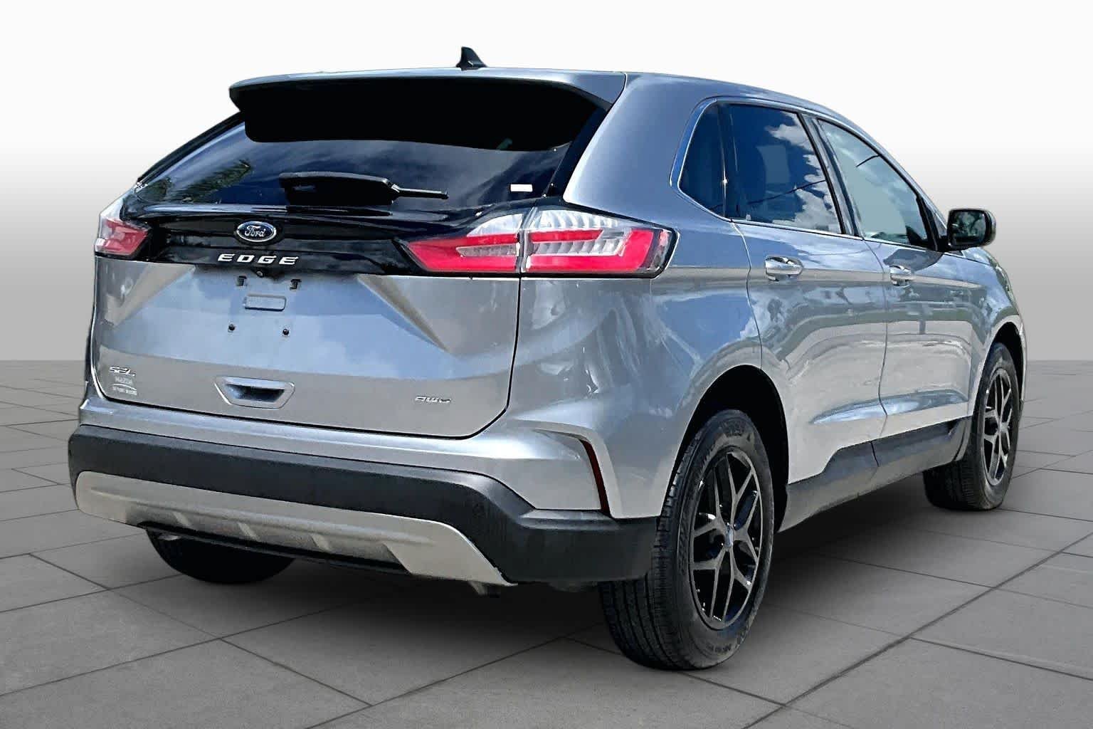 Used 2022 Iconic Silver Metallic Ford SEL image 13