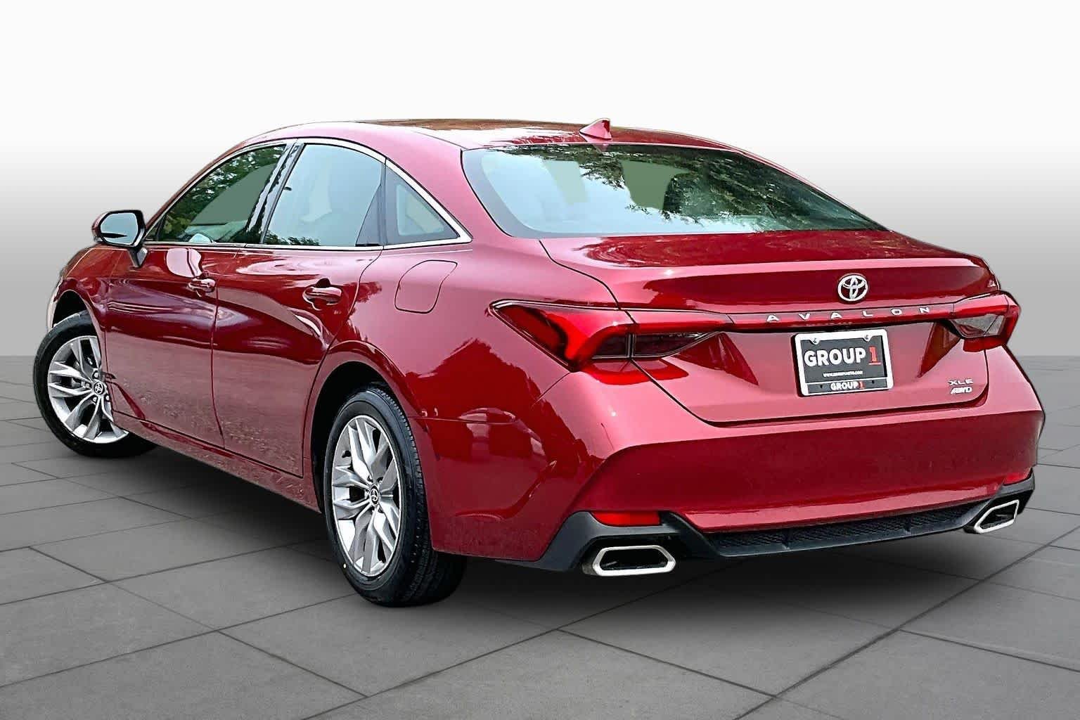 Used 2021 Ruby Flare Pearl Toyota XLE image 12