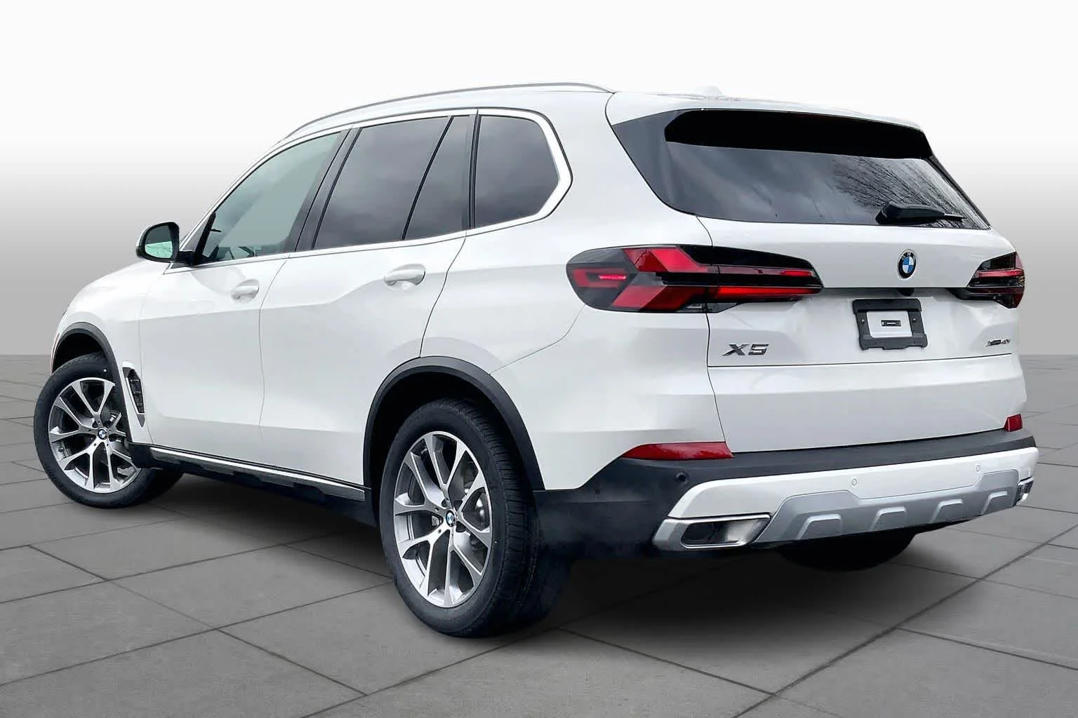 Used 2026 Alpine White BMW xDrive40i image 12