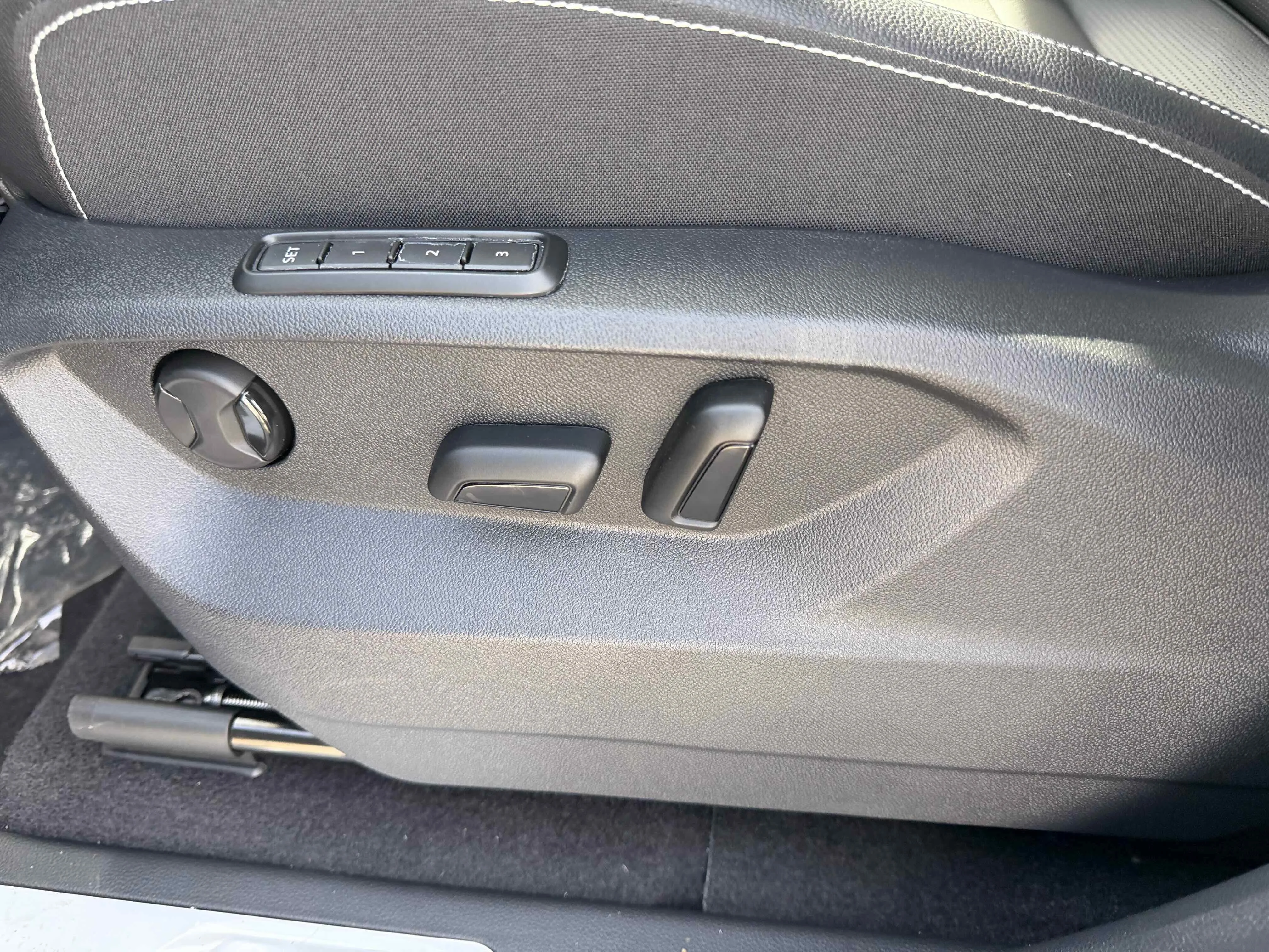 New 2026 Blue Volkswagen 2.0T SEL image 13