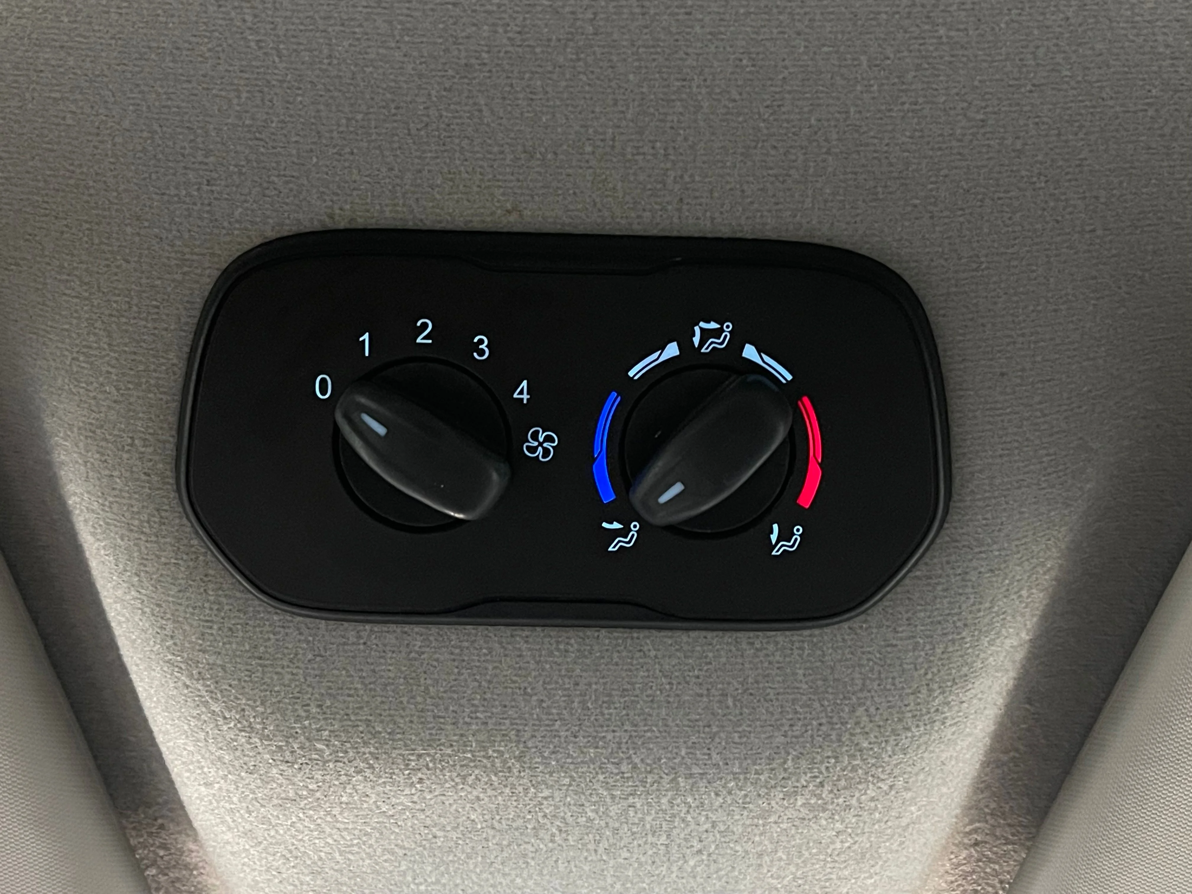Used 2019 Stone Gray Metallic Ford XLT image 21