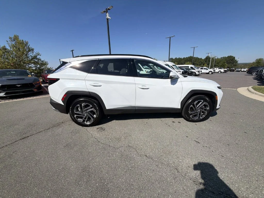 Used 2026 White Hyundai Limited image 9