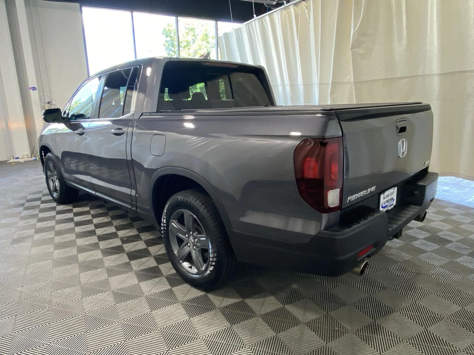 Used 2023 Modern Steel Metallic Honda RTL image 5