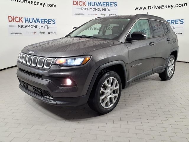 2022 Jeep Compass Latitude Lux