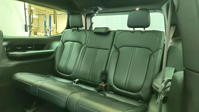 New 2026 High Gloss Black Exterior Paint Jeep Summit Obsidian image 21