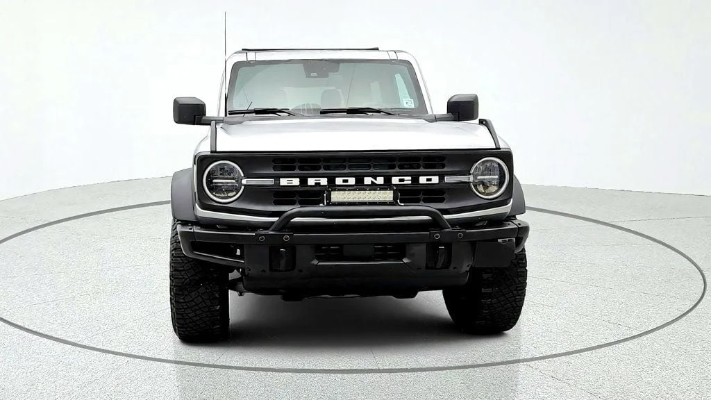 Used 2022 Iconic Silver Metallic Ford Black Diamond 2 Door 4x4 image 2