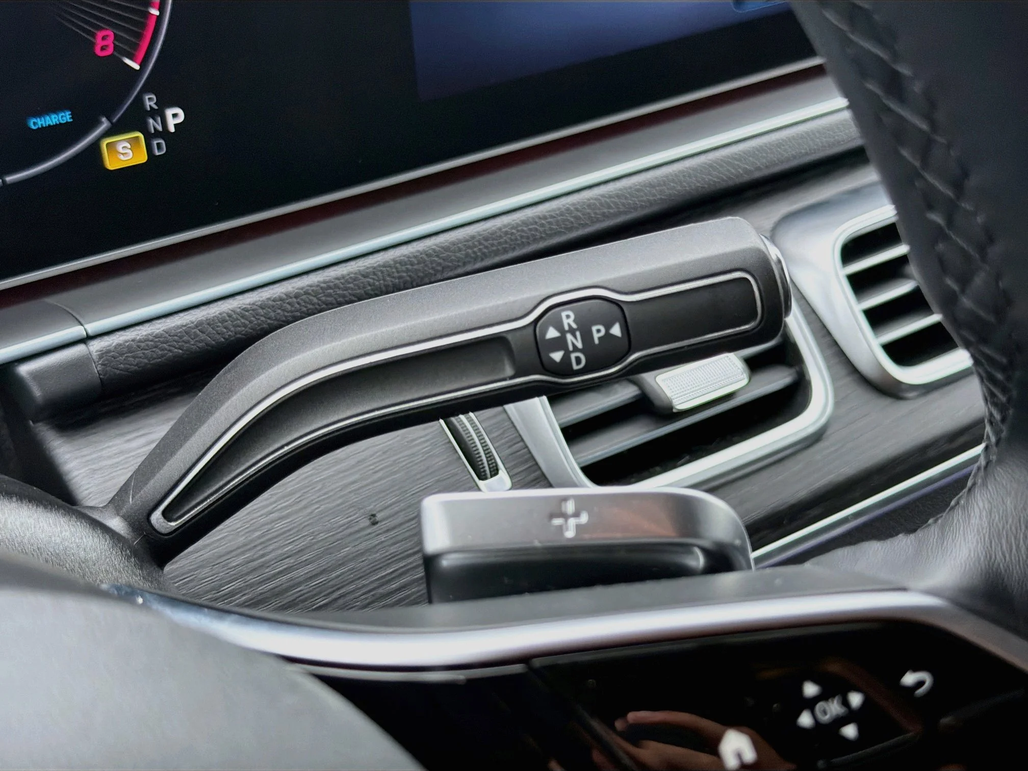 Used 2025 Obsidian Black Metallic Mercedes-Benz GLE 350 image 28