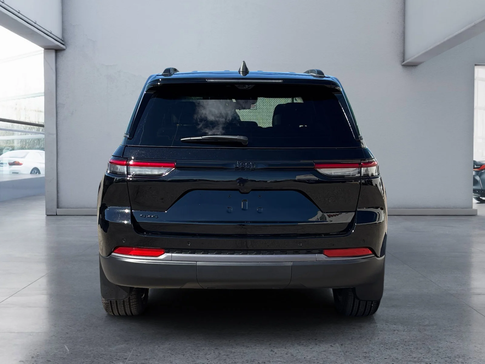 New 2026 Diamond Black Crystal Pearl Jeep Limited image 4