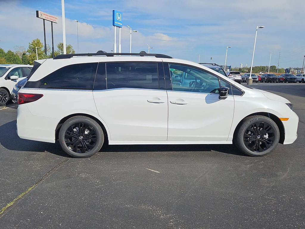 New 2027 Platinum White Pearl Honda Sport-L image 7