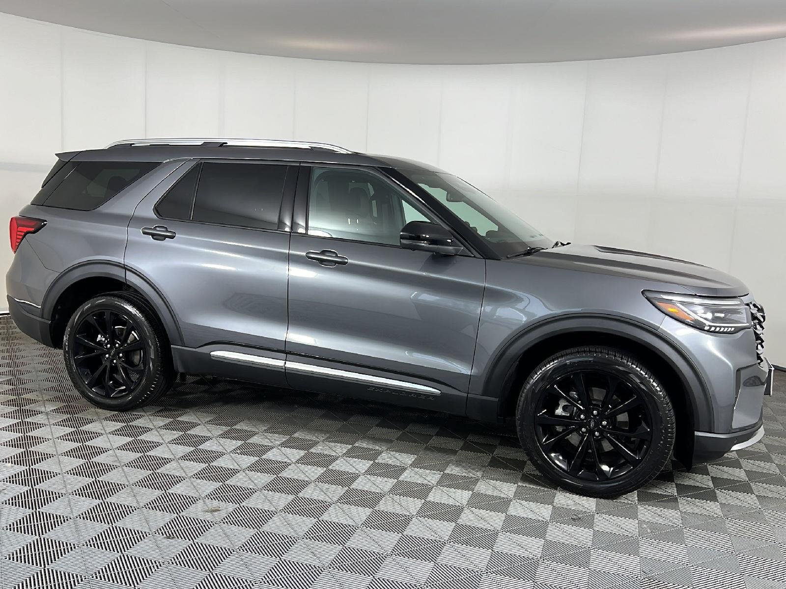 Used 2025 Carbonized Gray Ford Platinum image 23