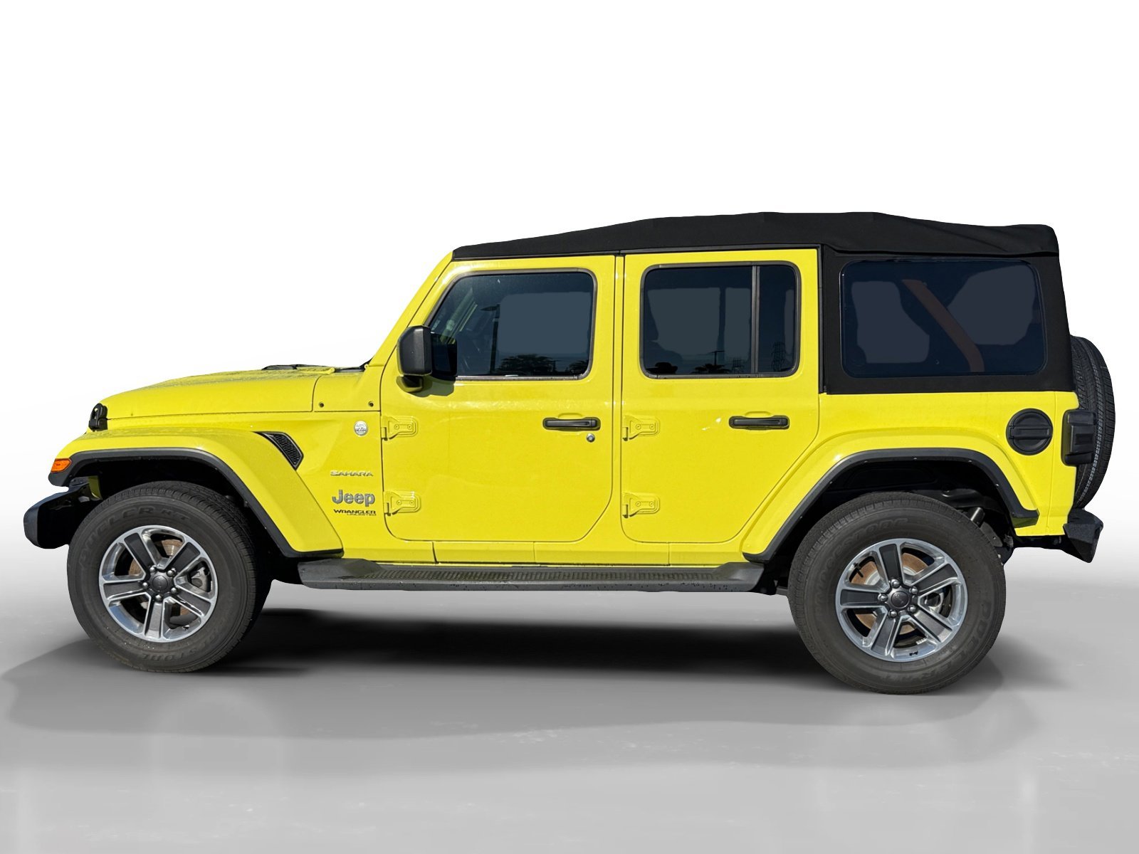 Used 2022 High Velocity Clearcoat Jeep Unlimited Sahara image 2
