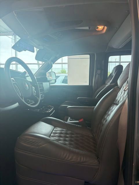 2025 GMC Savana 2500 Ext WB's photo