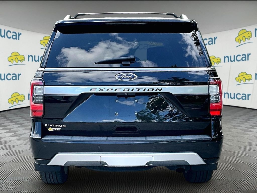 Used 2019 Black Metallic Ford Platinum image 5