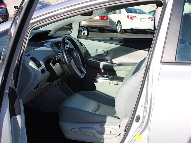 Used 2014 Classic Silver Metallic Toyota Five image 9