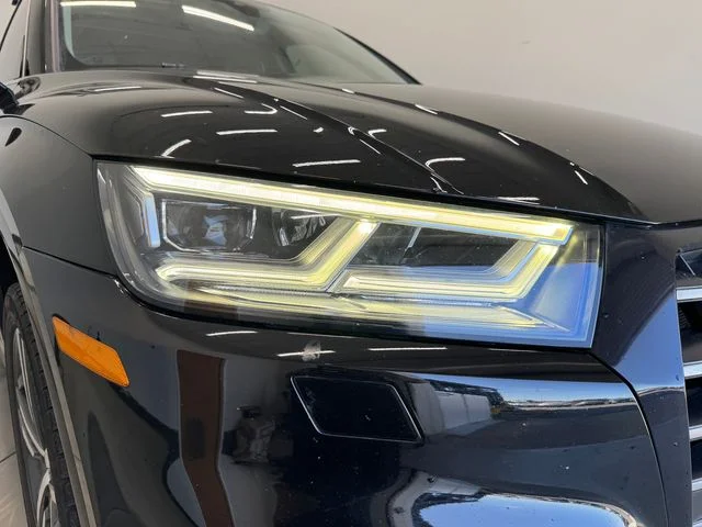 Used 2020 Black Metallic Audi 55 Premium Plus image 33