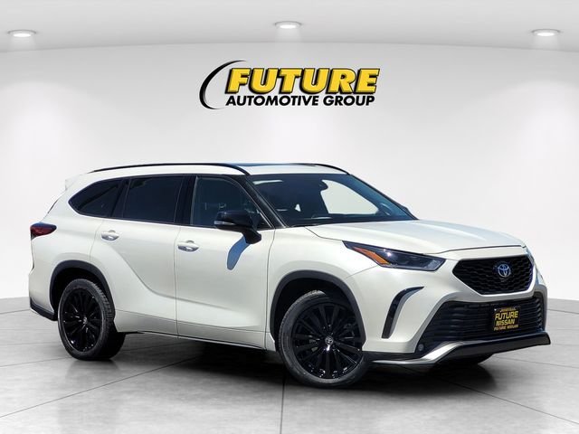 Used 2023 Beige Toyota Limited image 1