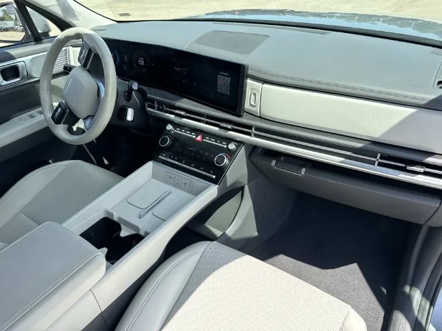 Used 2026 Silver Hyundai SEL image 34