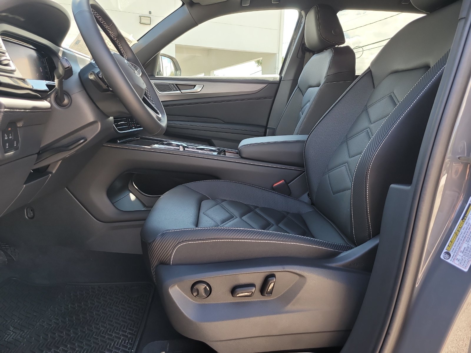 New 2026 Pure Gray Volkswagen 2.0T SE W/TECHNOLOGY image 15