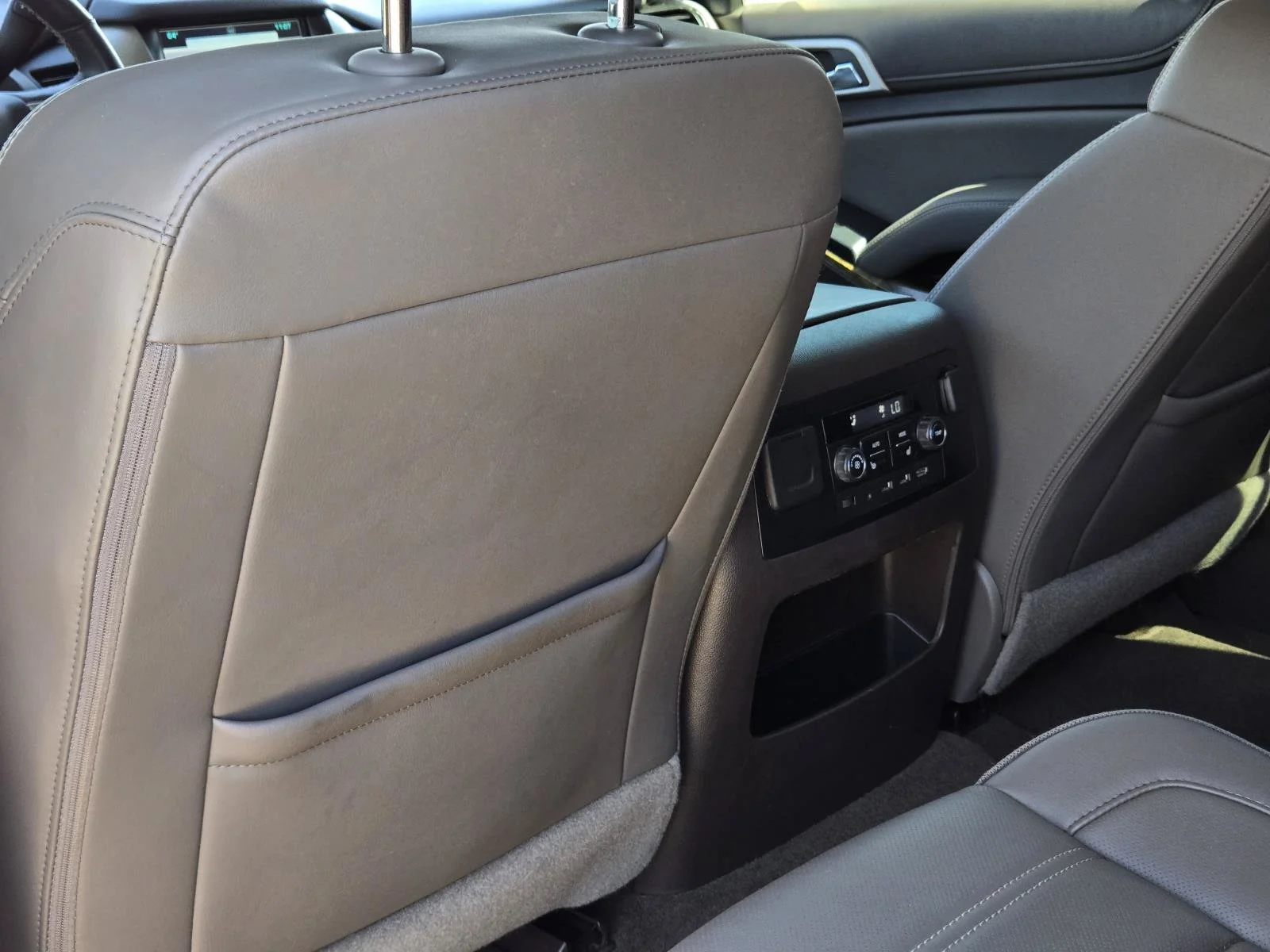 Used 2017 White Frost Tricoat GMC Denali image 35