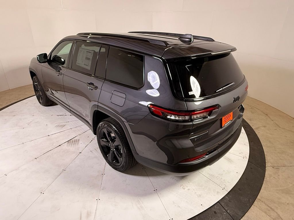 New 2025 Baltic Gray Metallic Clear-Coat Exterior Paint Jeep Limited image 5