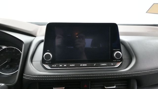 Used 2023 Gray Nissan S image 19