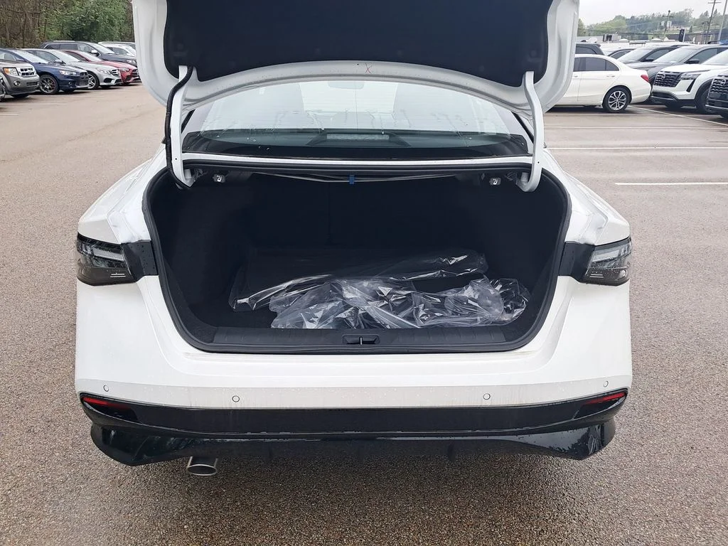 New 2026 White Nissan SR image 24