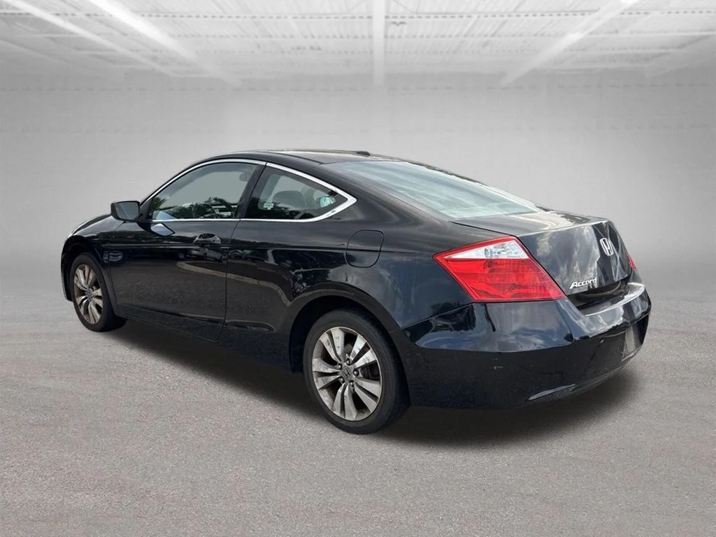 Used 2010 Black Honda EX-L image 4