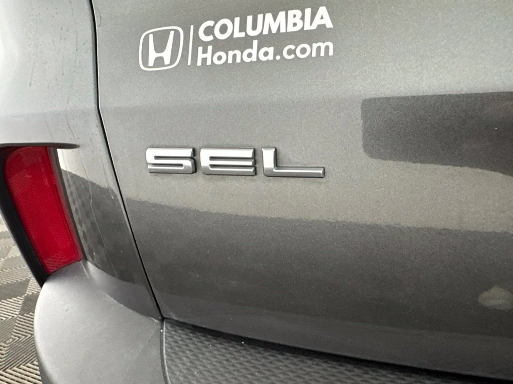Used 2020 Gray Ford SEL image 33