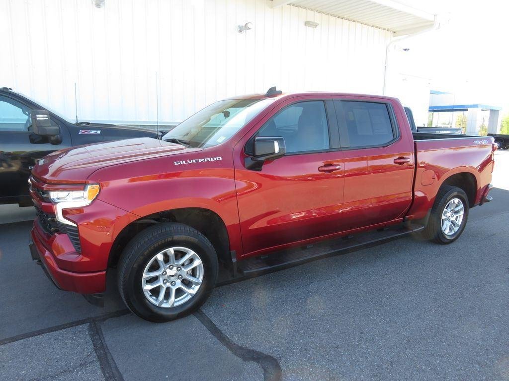 Used 2022 Cherry Red Chevrolet RST image 11