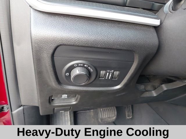 Used 2023 Red Jeep Altitude image 14