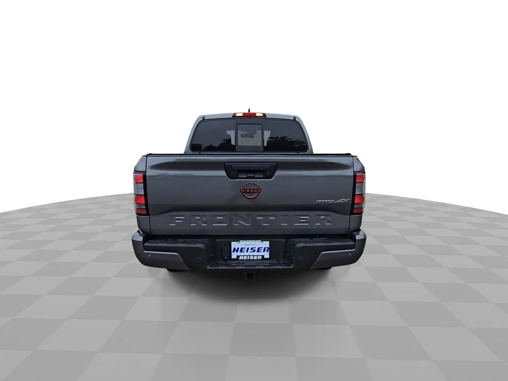 Used 2022  Nissan PRO-4X image 7