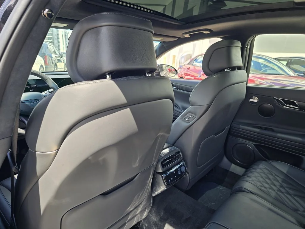 New 2027 Black Genesis 3.5T Prestige Black image 9