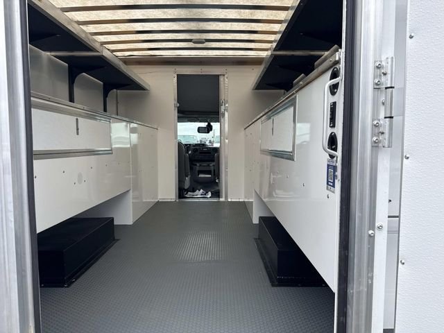 New 2027 Oxford White Ford E-450 DRW image 4