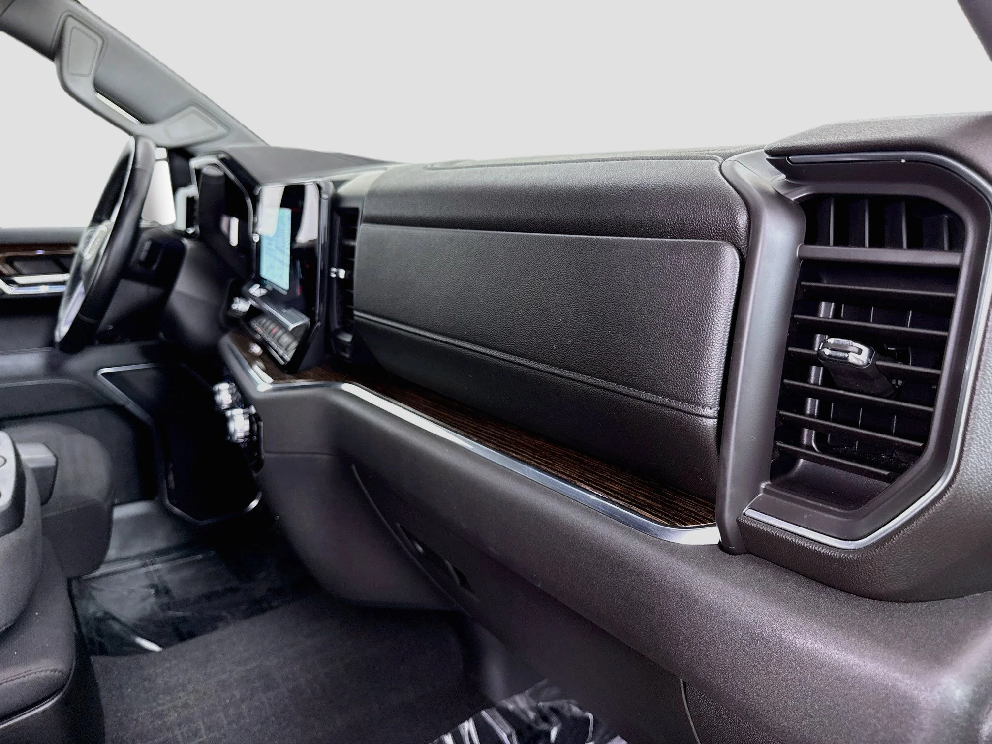 Used 2024 Summit White GMC Elevation image 30