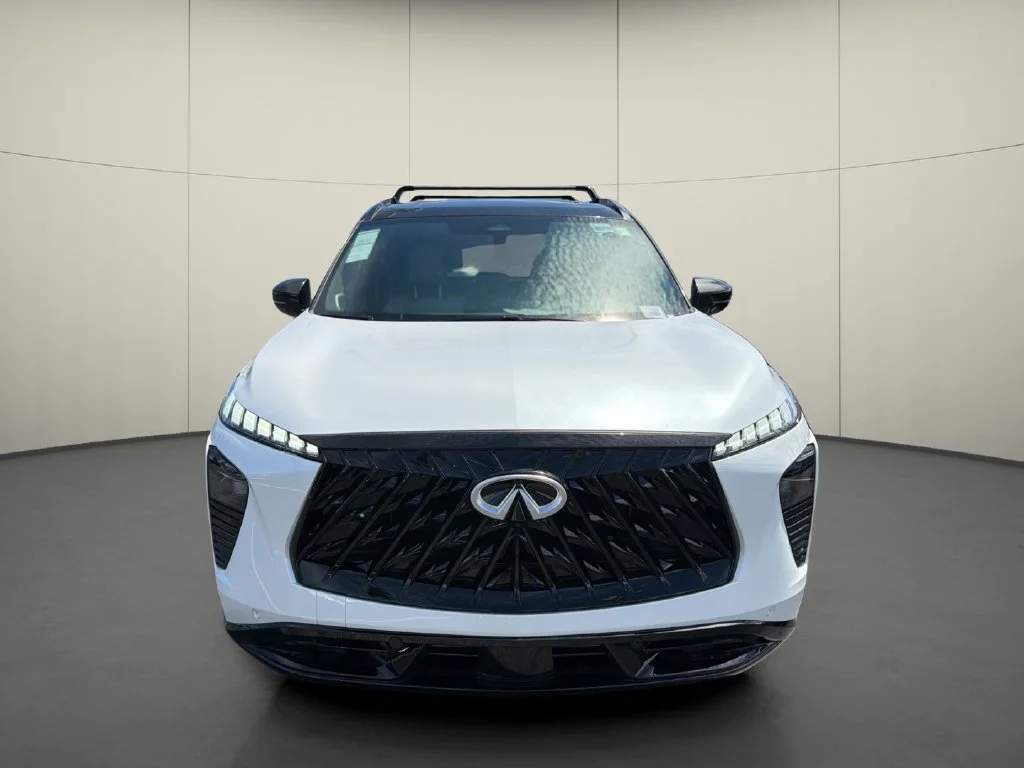 New 2027 2T RAD WHT INFINITI Sport AWD image 2