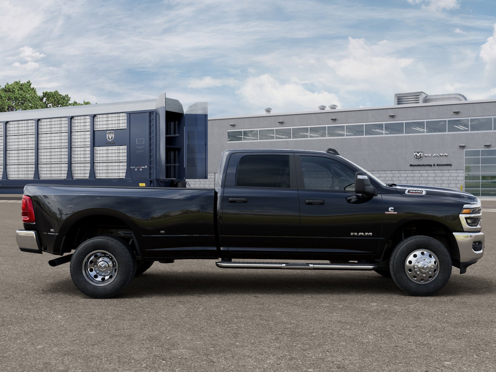 New 2026 Diamond Black Crystal Pearl-Coat Exterior Paint RAM BIG HORN image 12