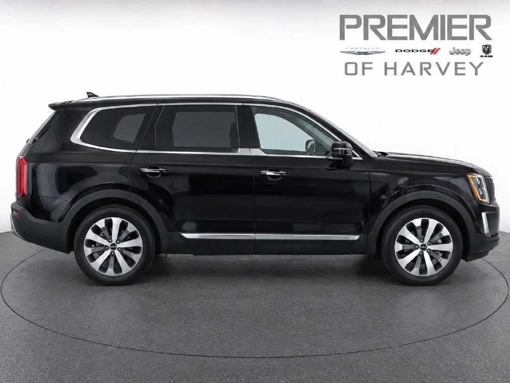 Used 2022 Black Kia EX image 8