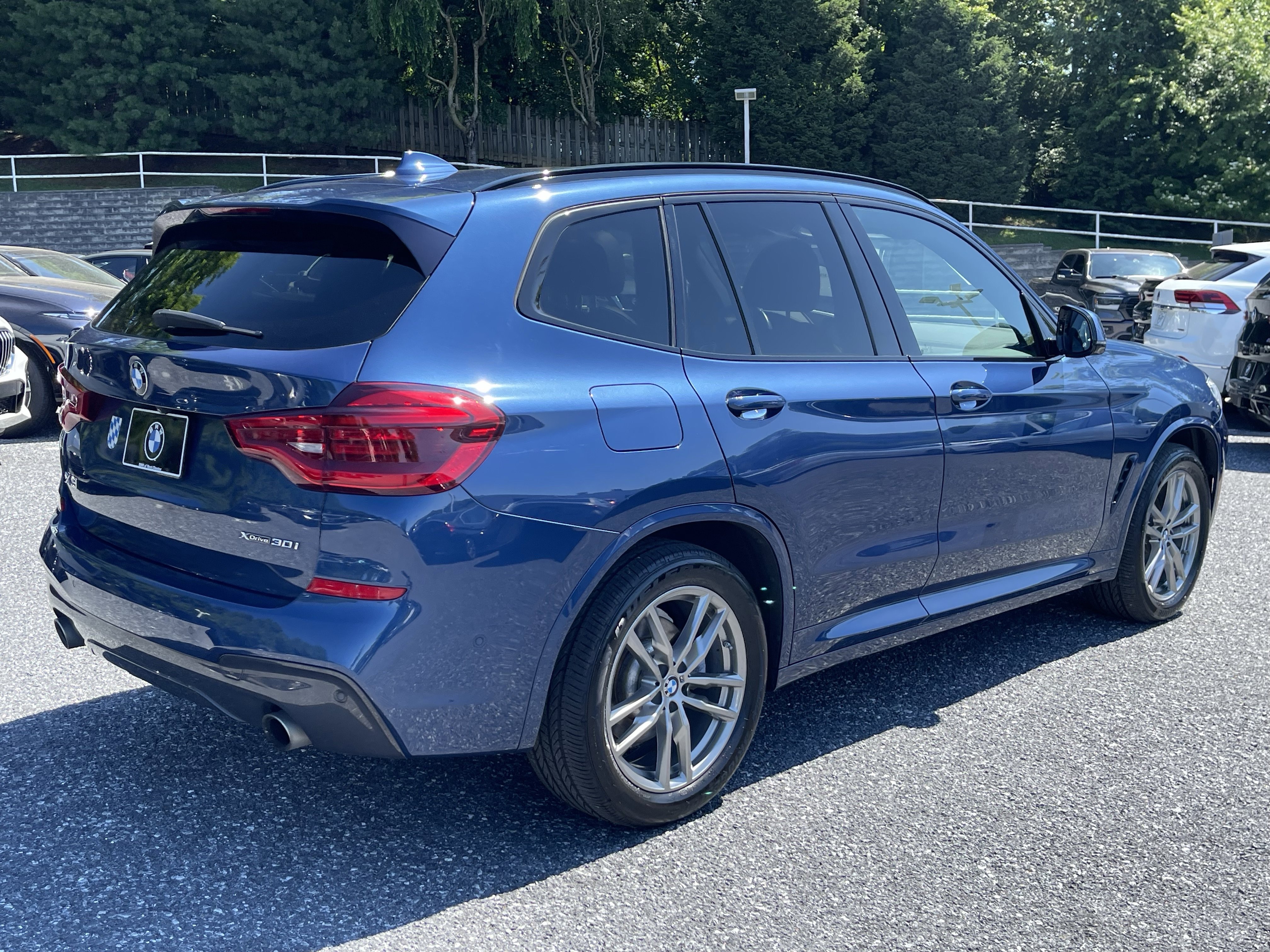 Used 2020 Phytonic Blue Metallic BMW xDrive30i image 5