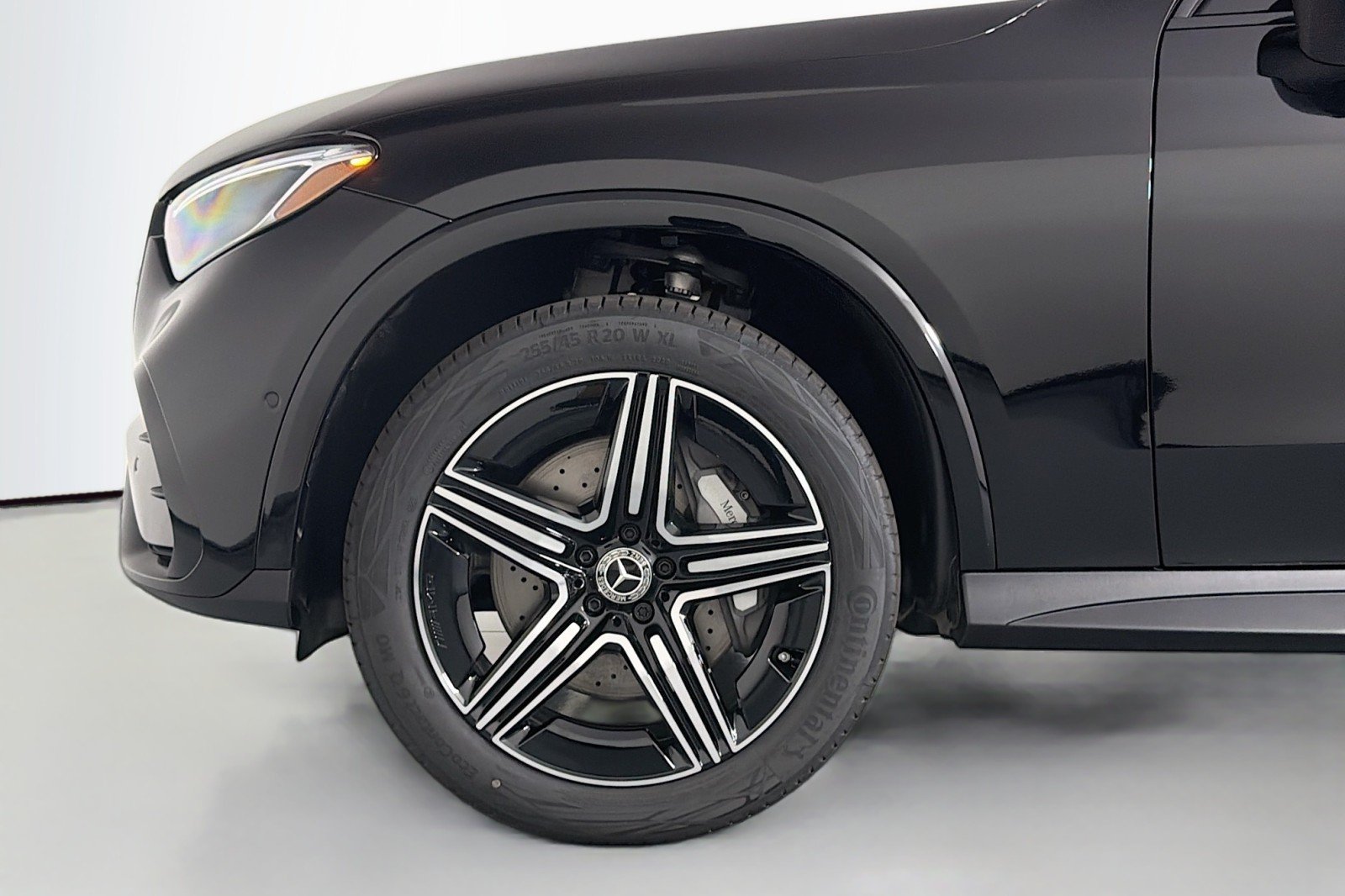 New 2026 Black Mercedes-Benz GLC 300 SUV image 9