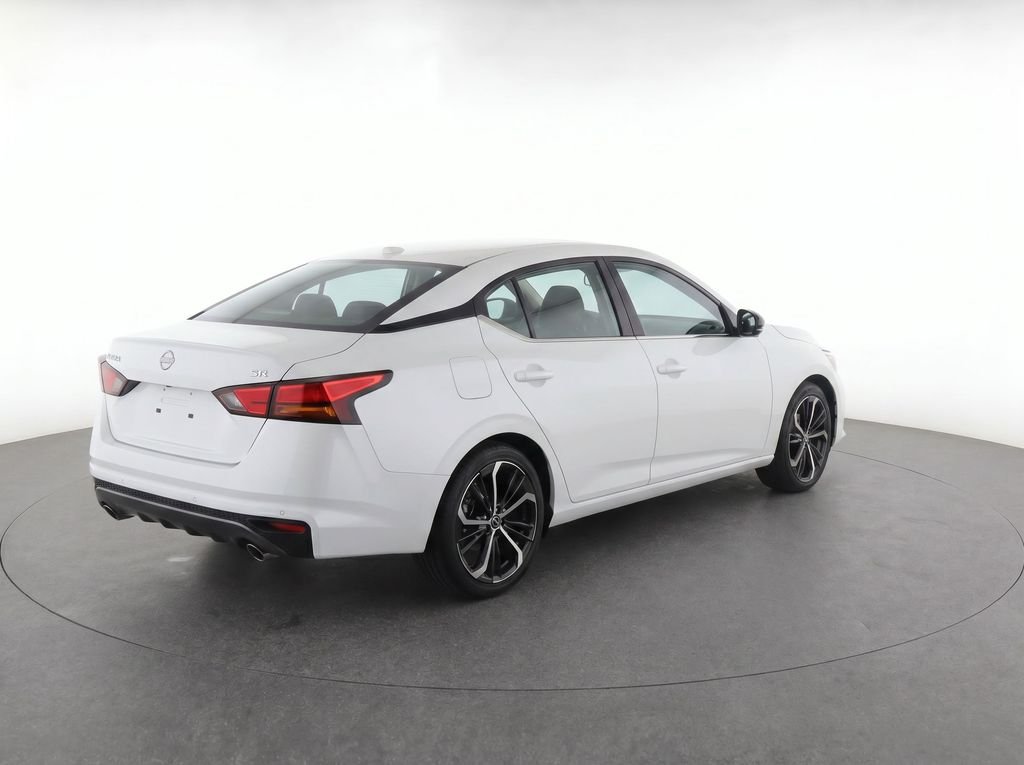 Used 2024 White Nissan 2.5 SR image 5