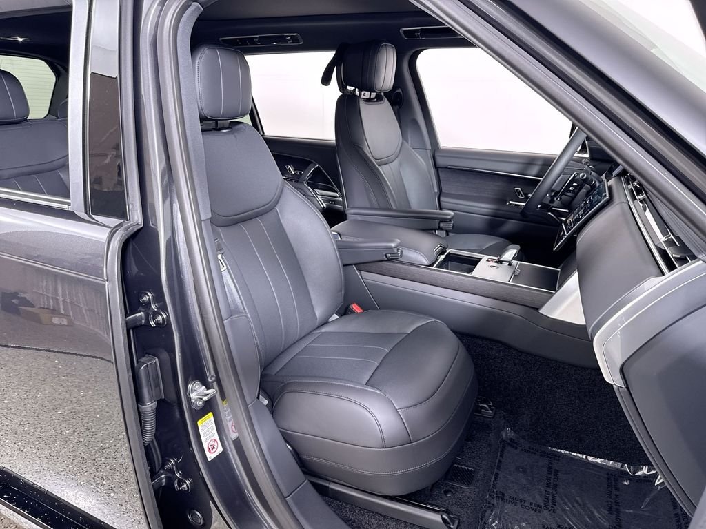 New 2026 CARP GRY PRM MT Land Rover SE LWB image 23