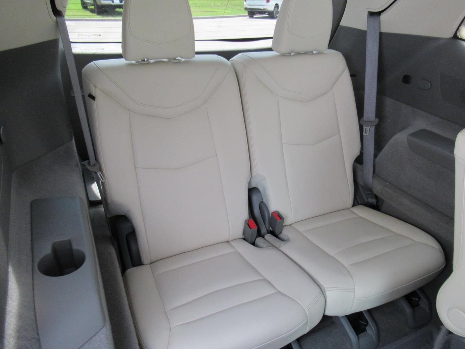 Used 2020 RED HORIZON TINTCOAT Cadillac FWD Premium Luxury image 33