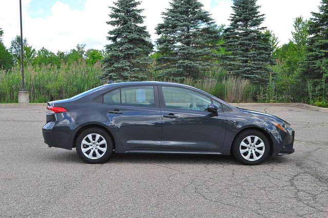 Used 2024  Toyota LE image 2