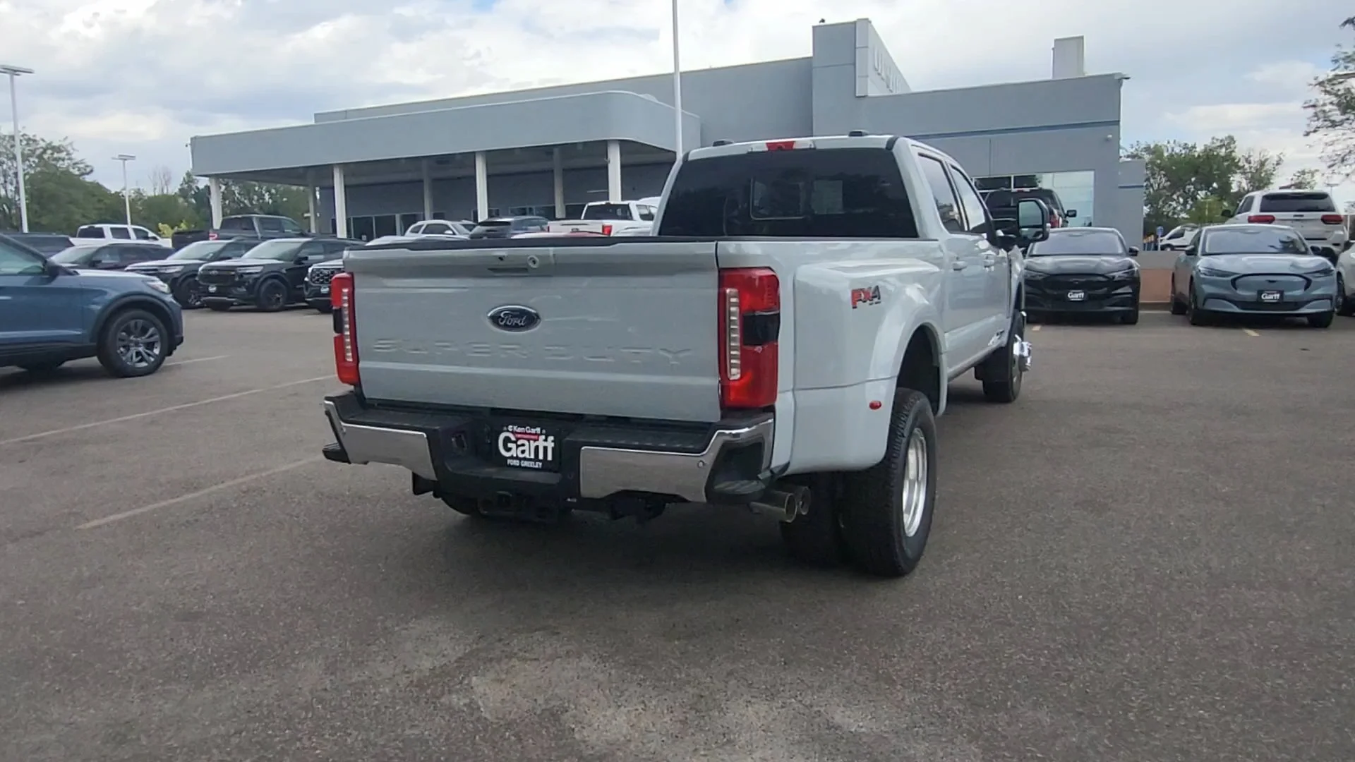 New 2026 Avalanche Ford LARIAT image 5