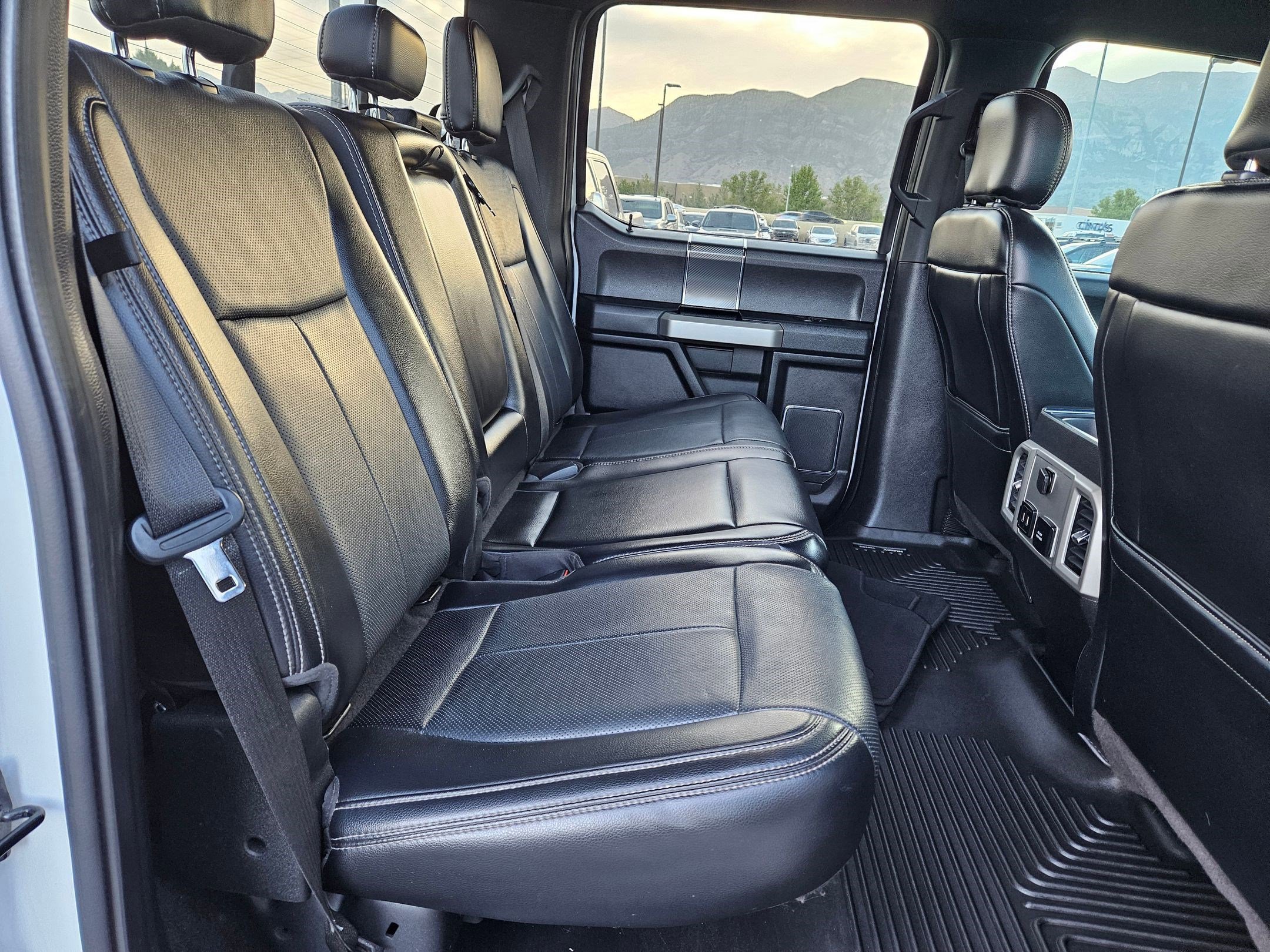 Certified Used 2018 Oxford White Ford LARIAT image 30