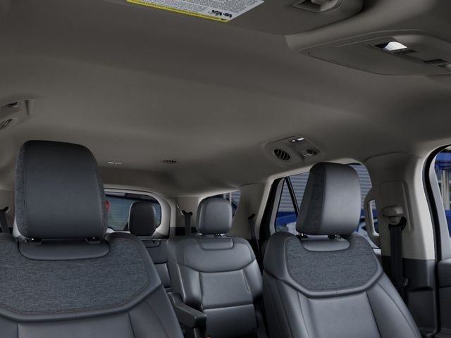 New 2027 Avalanche Gray Ford Active image 22