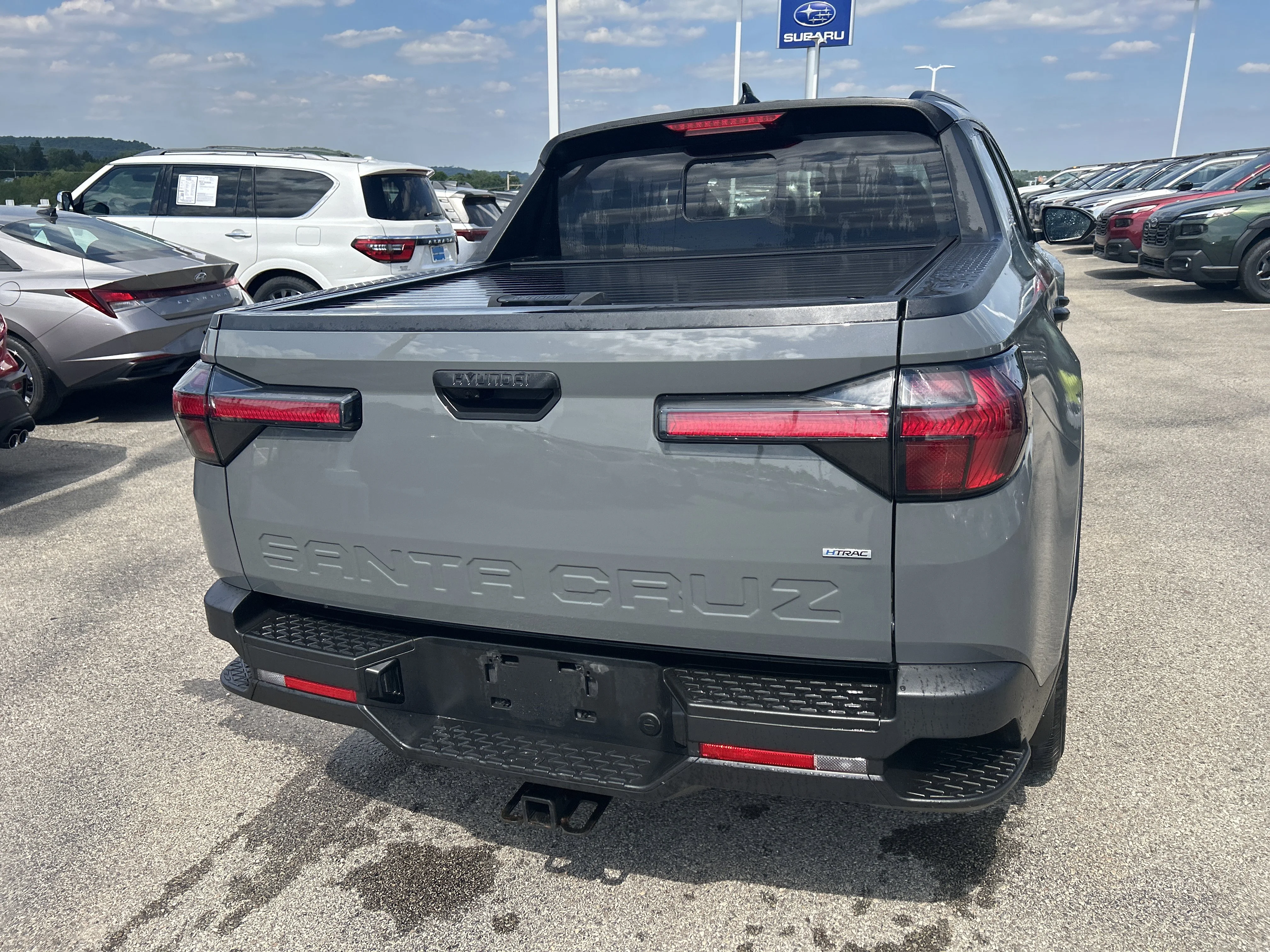 Used 2022 Hampton Gray Hyundai SEL image 5